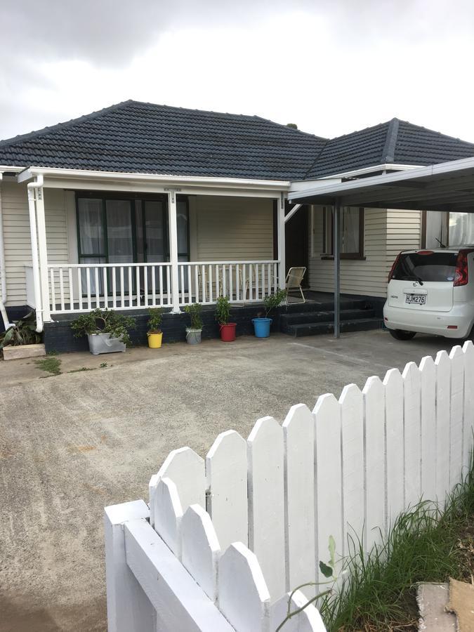 At Homestay Auckland Eksteriør billede